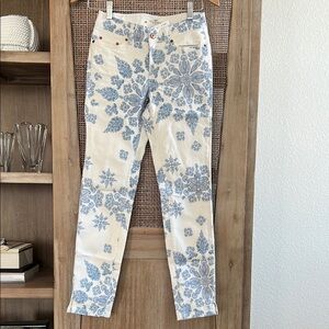 H&M Blue and White Straight Skinny Leg Jeans with Floral Design